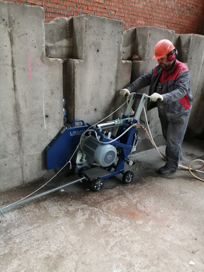 Максимальная глубина реза до 320 мм